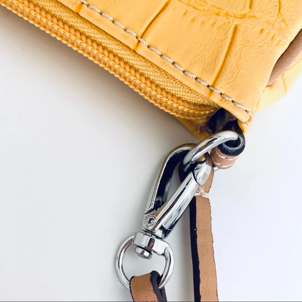 💛NEW💛 LOFT Clutch